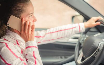 Cómo Probar la Conducción Distraída en Reclamos por Accidentes Automovilísticos