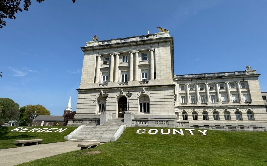 Cómo los Tribunales del Condado de Bergen Manejan Casos de Accidentes de Auto: Guía para Víctimas en Hackensack, Fort Lee, East Rutherford y Paramus