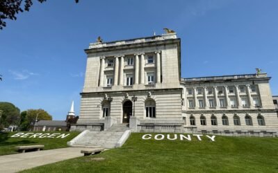 Cómo los Tribunales del Condado de Bergen Manejan Casos de Accidentes de Auto: Guía para Víctimas en Hackensack, Fort Lee, East Rutherford y Paramus